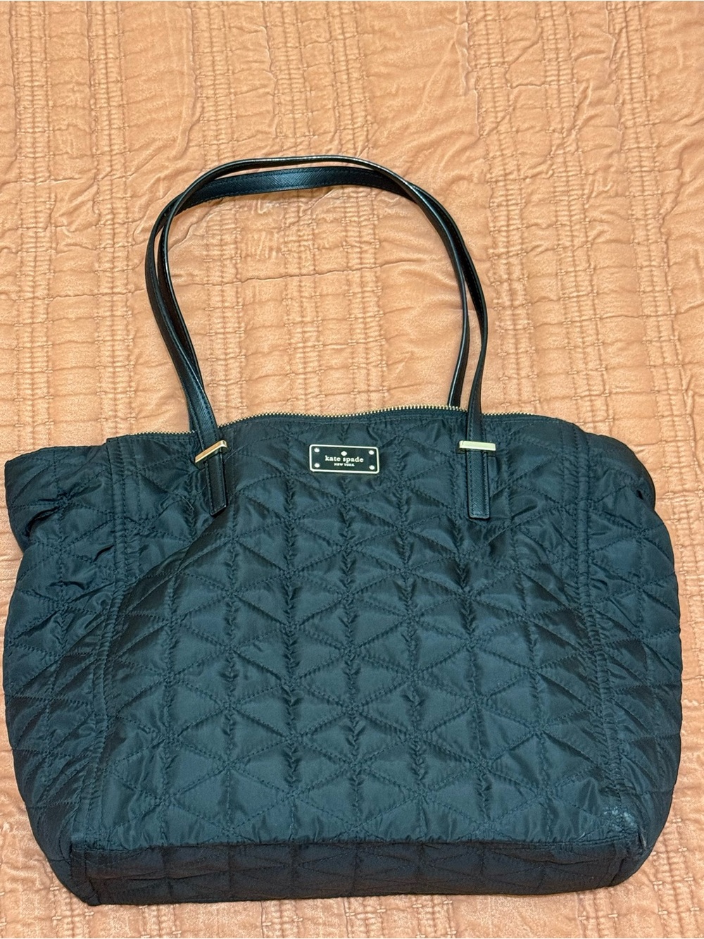 Kate Spade New York Wilson Road Quilted Talya Large Tote. In black